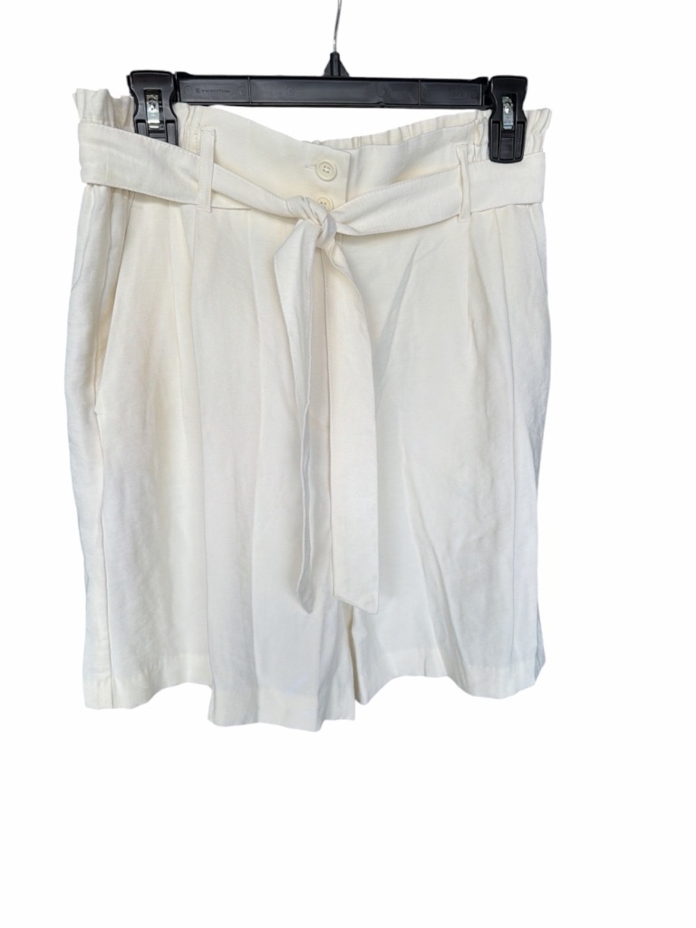 SIMPLY VERA Beige Dress Shorts size medium